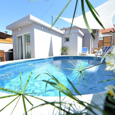 Pop&Rock Holiday House ザダル エクステリア 写真